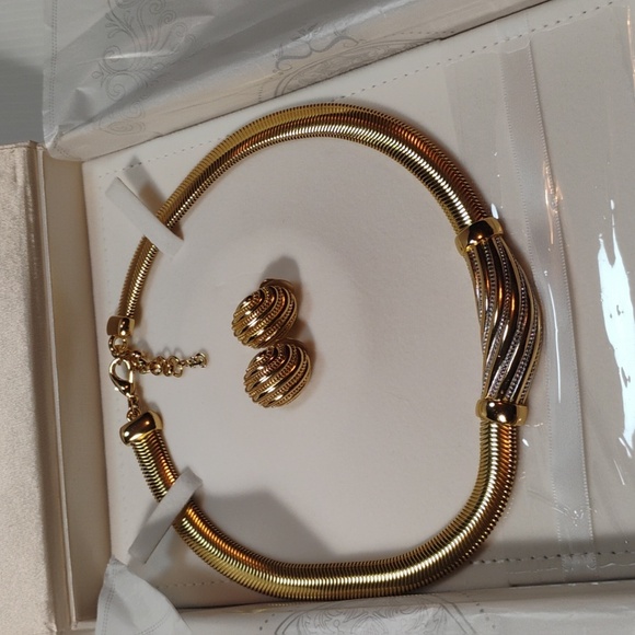 Burberrys Vintage Necklace Earrings Set RARE HARD TO FIND Amazing Condition - Picture 7 of 9